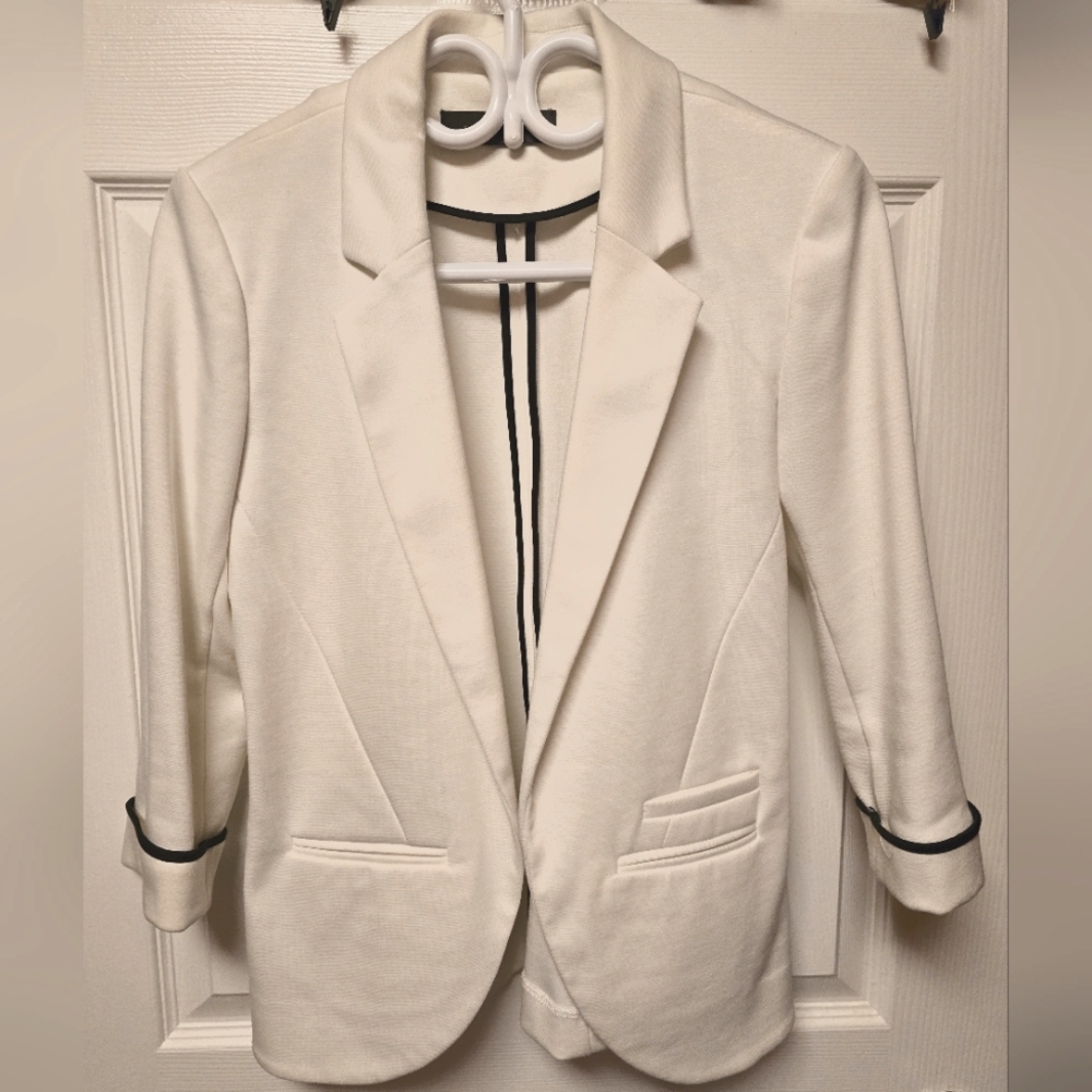 Suzy Shier White Blazer with Black Trim